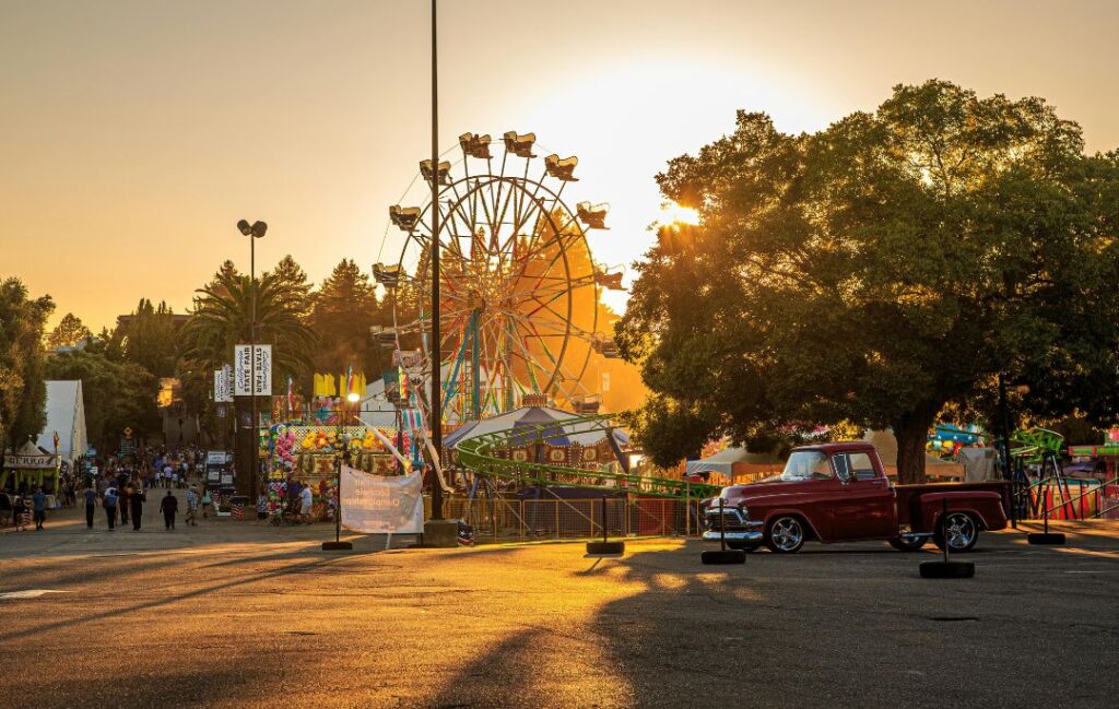 Cómo enriquecer la cultura local a través de eventos con una feria