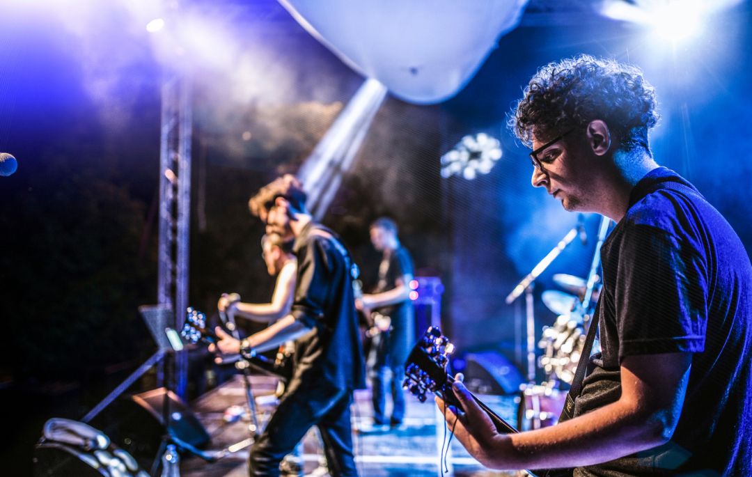 actuación creada por bellmart como organizador de conciertos