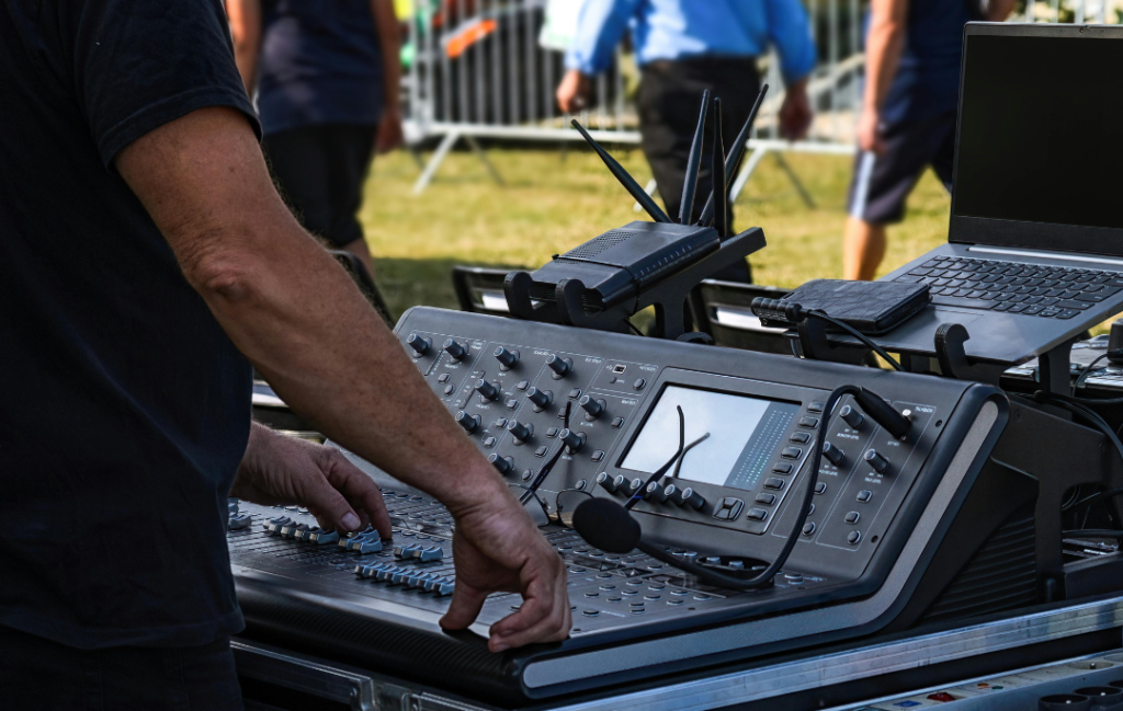 propuestas exclusivas y espectáculos completamente personalizados para tus eventos musicales en Andalucía.